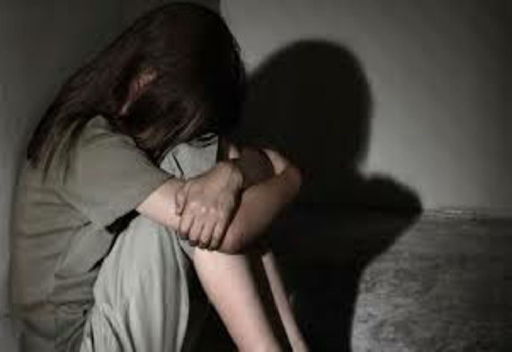 Caz şocant în judeţul Cluj: fetiţă de doar 6 ani violată de un tânăr de 18 ani