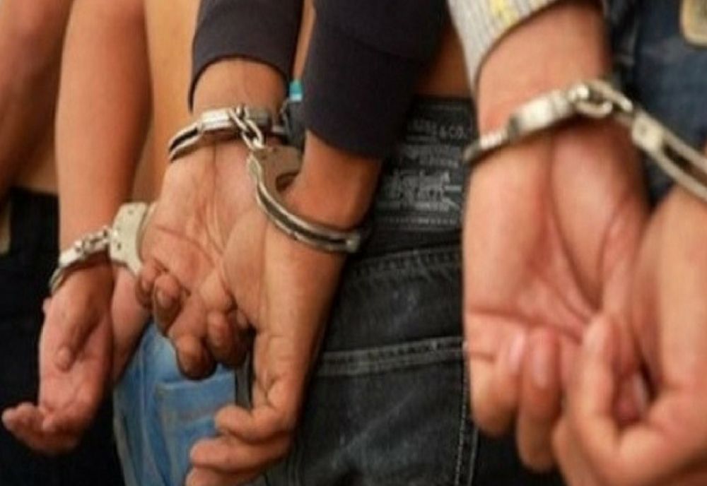 4 bărbaţi din Iaşi care vindeau ţigări furate în gara din Dej au fost prinşi de poliţişti