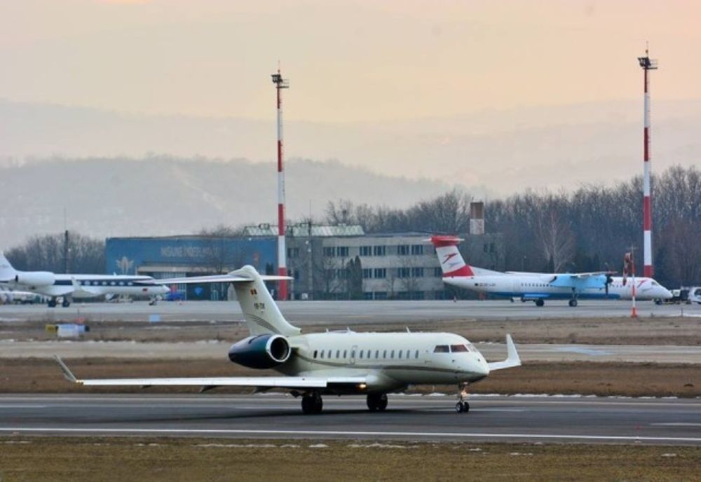 Români blocați pe aeroportul din Istanbul pentru că nu au test PCR