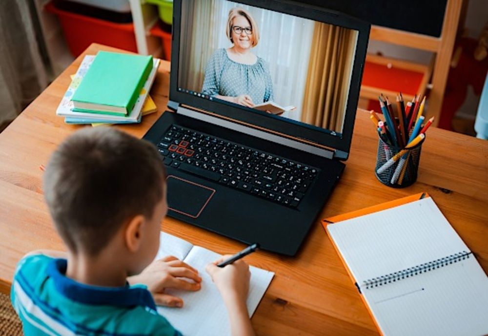 Un an de școală online – premise pentru inovarea educației