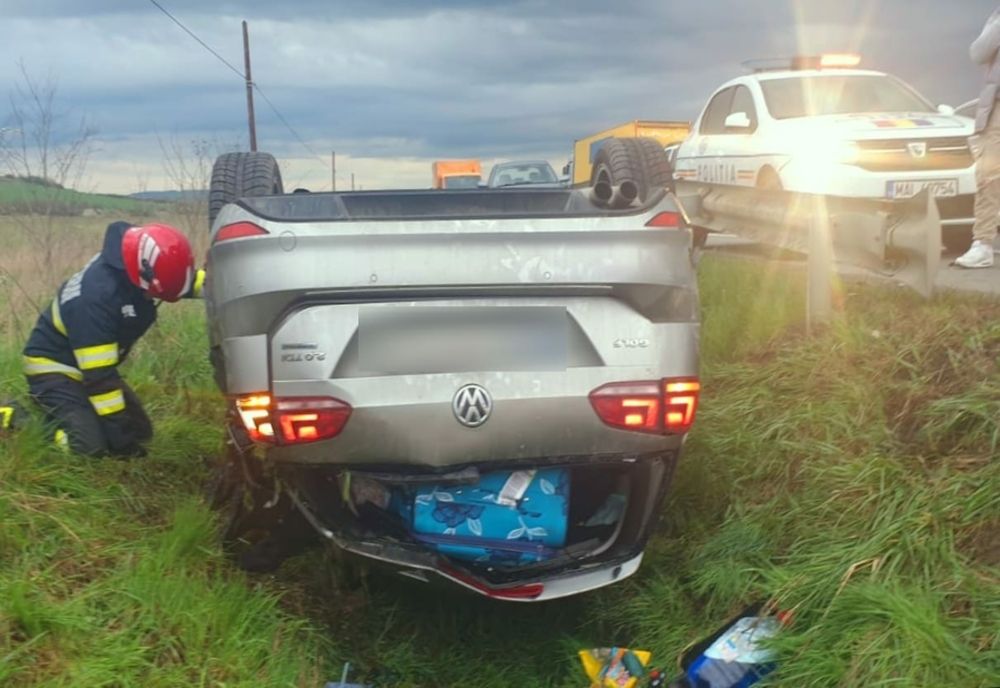 Doi adulţi şi doi copii au ajuns la spital în urma unui accident petrecut pe DN1C (FOTO)