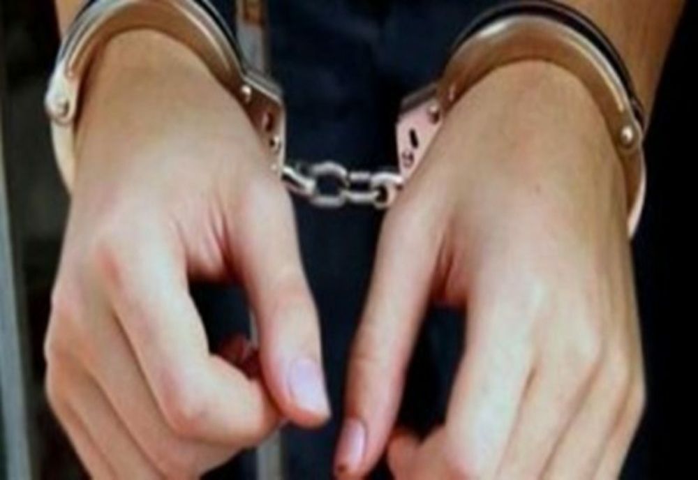 Femeie din Bihor reţinută după ce a furat 7300 de lei dintr-o casă din Poieni