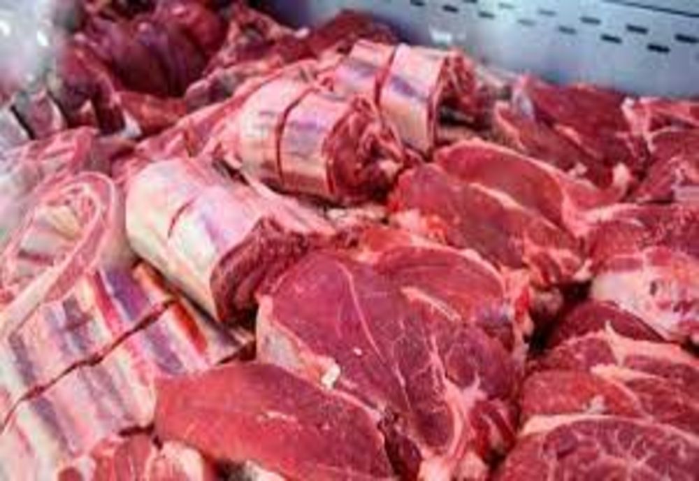 Porcul românesc dispare din magazine. Câtă carne importăm