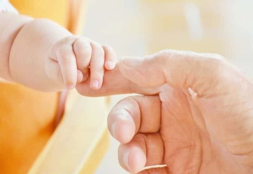 Vouchere sociale pentru mamele din categoriile defavorizate. Suma acordată, categoriile de beneficiari și condițiile
