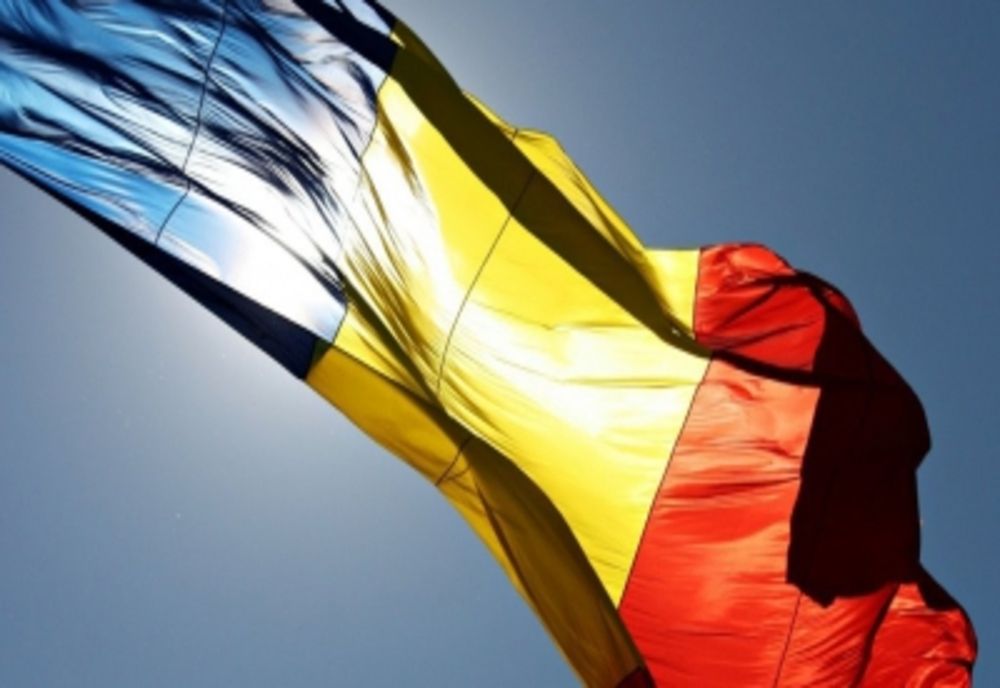 NICUŞOR DAN, DE ZIUA DRAPELULUI NAȚIONAL: "TRICOLORUL RĂMÂNE LIANTUL CARE NE UNEŞTE, ORIUNDE NE-AM AFLA"