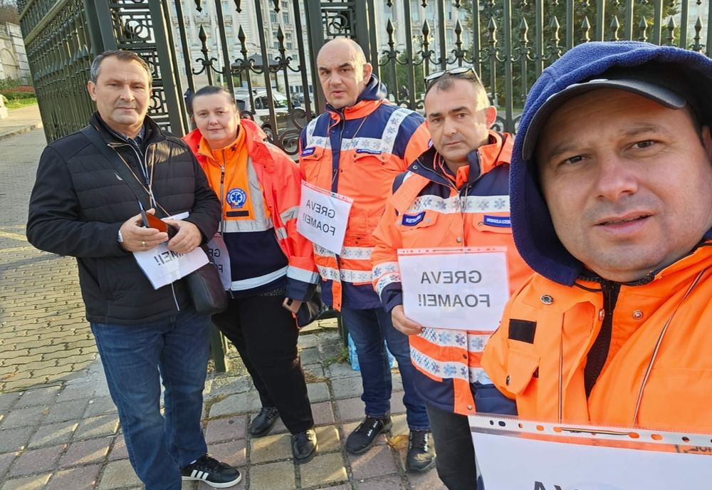 Protest uriaș. Ambulanțieri din toată țara au intrat în greva foamei