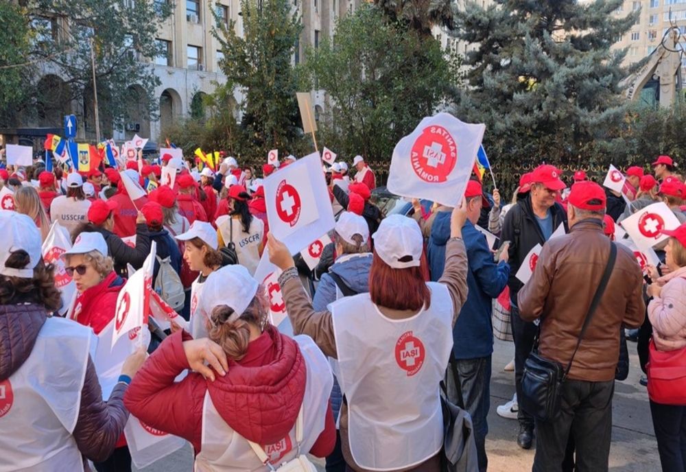 Protest SANITAS, astăzi, în faţa Ministerului Muncii: angajații din Sănătate amenință cu greva generală