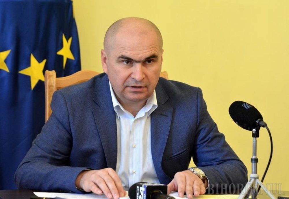 CULISELE STATULUI PARALEL. ACUZAȚII GRAVE: CUM A DAT JOS ILIE BOLOJAN TOATE STATUILE ROMÂNEȘTI DIN ORADEA 