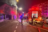 Incendiu puternic la o pensiune din Cluj-Napoca. Flăcările s-au extins la două clădiri învecinate - VIDEO