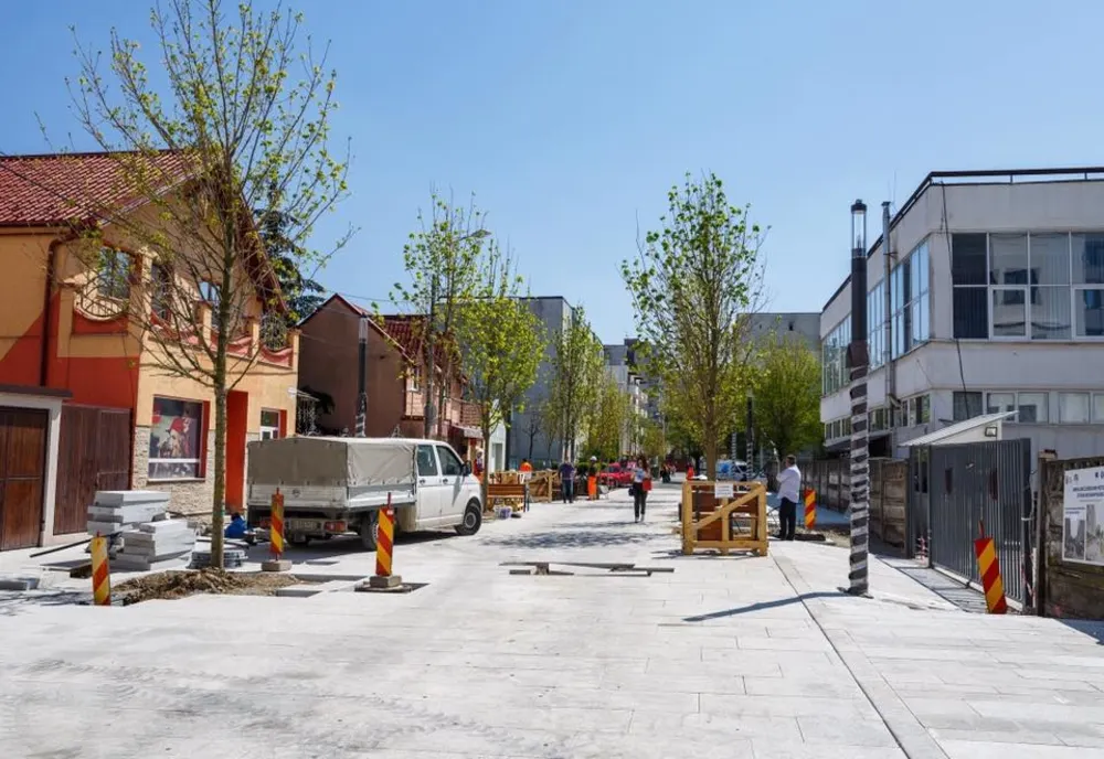 FOTO | Cluj-Napoca: Lucrările la prima strada smart din România se apropie de final