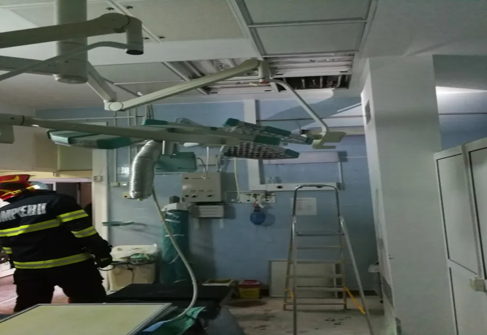 FOTO | Incendiu la Institutul de Urologie Cluj! Personalul spitalului a reuşit să lichideze flăcările înainte ca pompierii să ajungă