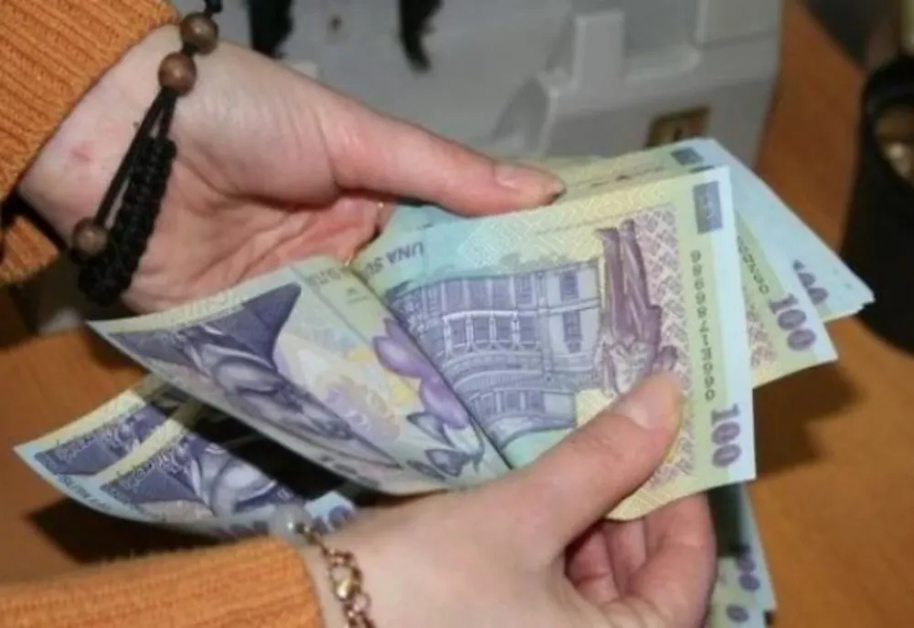 Femeie din Bihor reţinută după ce a furat 5000 de lei din casa unui clujean