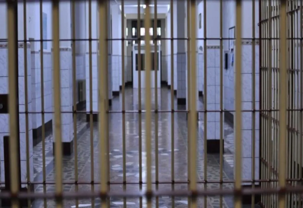 Incident la Penitenciarul Gherla! Un deţinut care şi-a provocat răni a ajuns la spital
