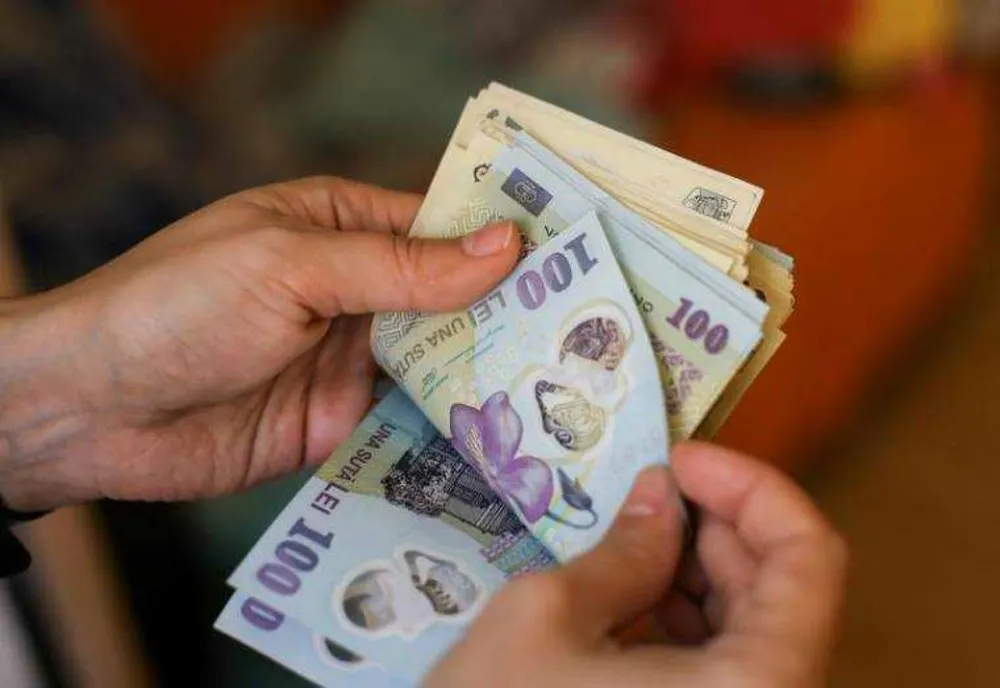 SUMELE DE 500 DE LEI VIRATE PE CARDURILE EDUCAȚIONALE POT FI UTILIZATE PÂNĂ LA 31 AUGUST