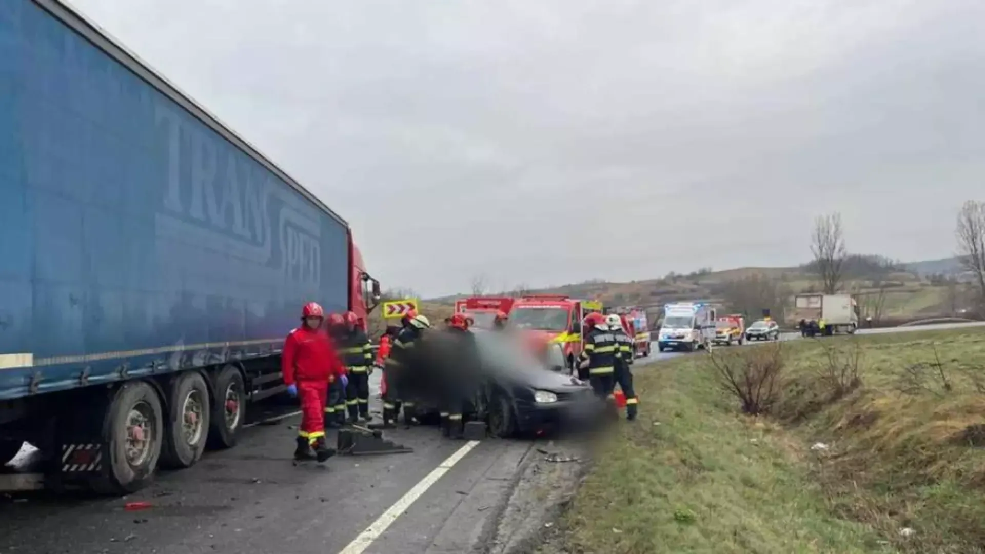 DN 1F, în județul Cluj, BLOCAT după un accident grav, cu șase răniți/ Foto: ISU Cluj