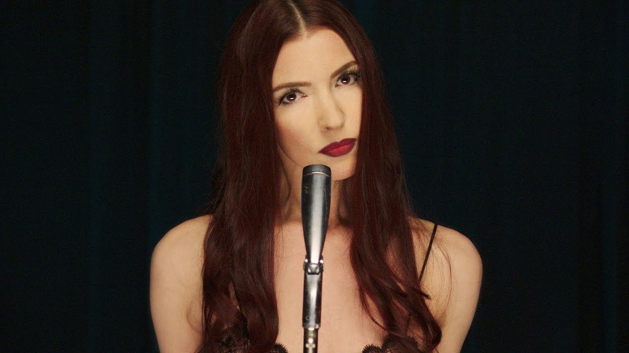 chrysta bell