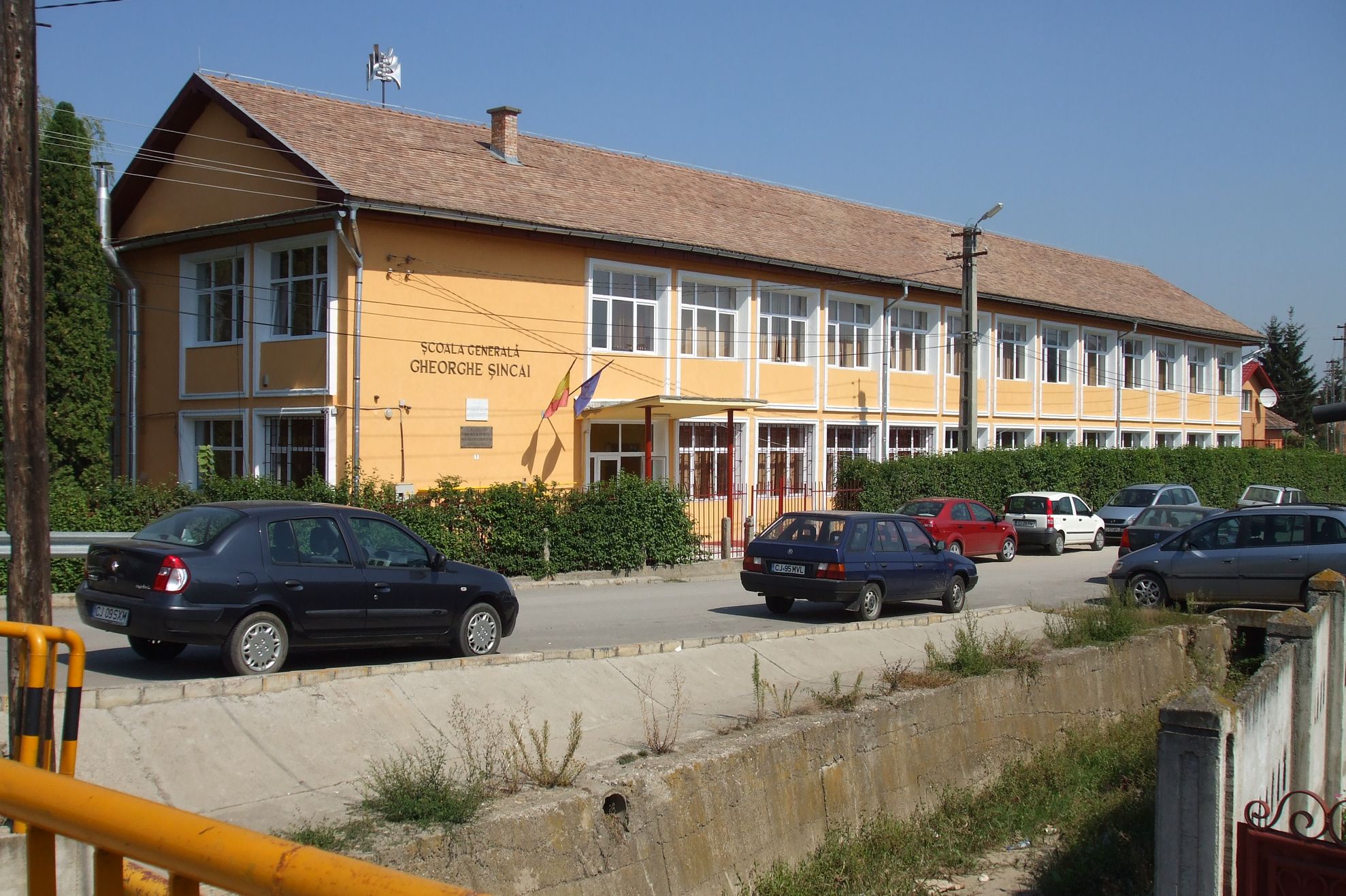 scoala gheorghe sincai floresti