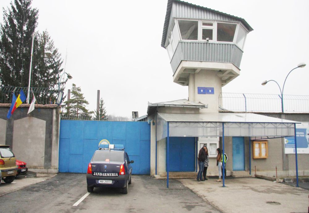 Deţinut evadat dintr-un centru medical din Piteşti