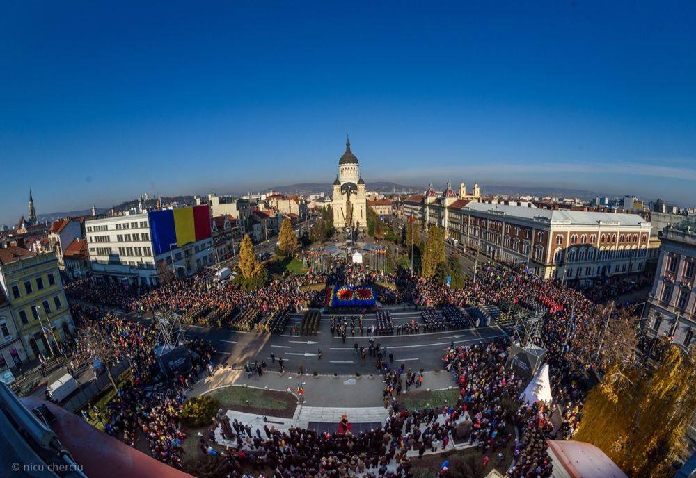'Mii de clujeni au participat la evenimentele organizate cu prijlejul Zilei Naţionale a României