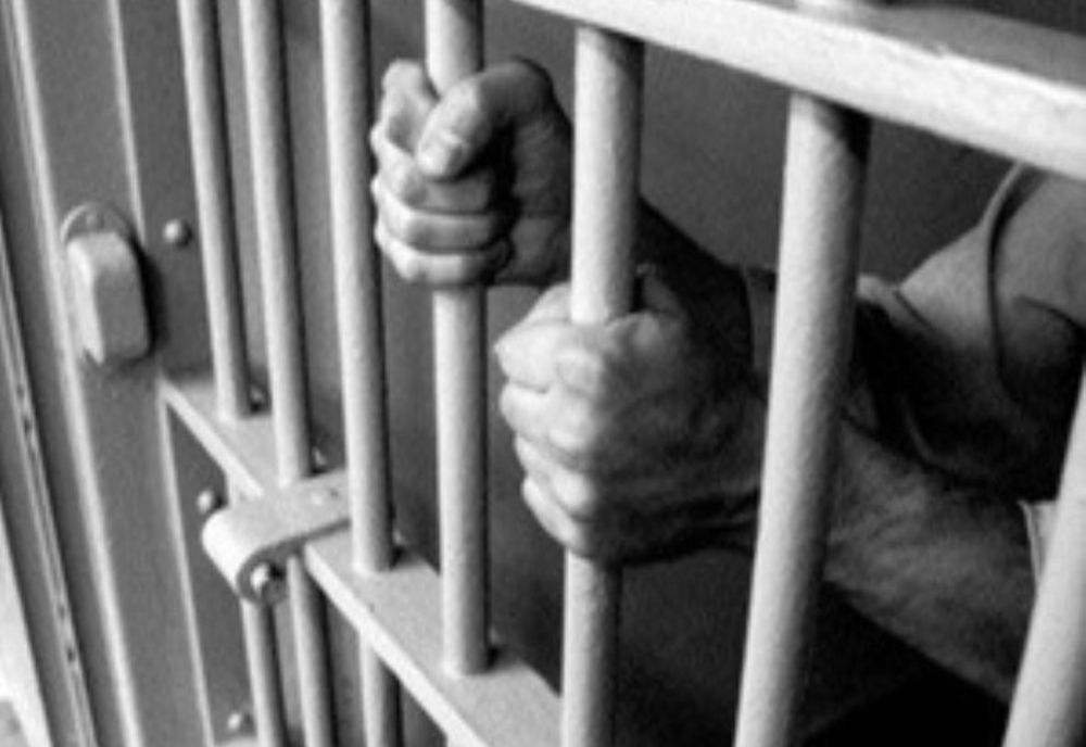 Bărbat din Bucureşti reţinut de poliţişti! A făcut sex, în repetate rânduri, cu o fată de 15 ani