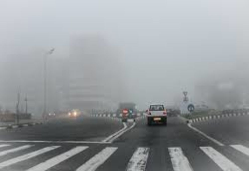 Avertizare Infotrafic: vizibilitate redusă în trafic din cauza ceții dense