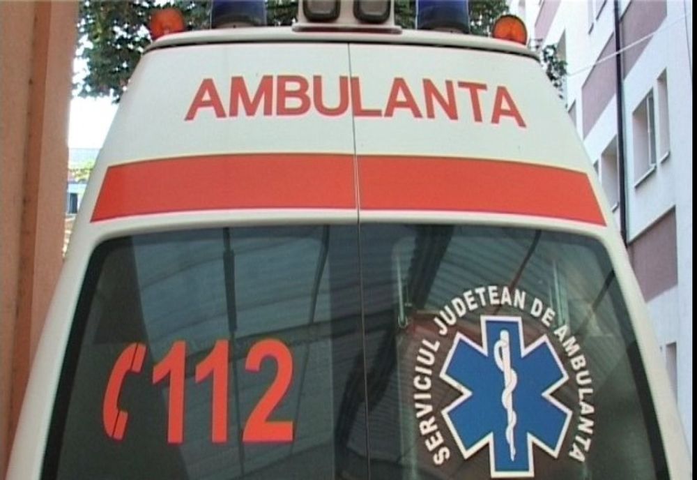 Accident cu două maşini în Buneşti! Un şofer de 77 de ani a ajuns la spital