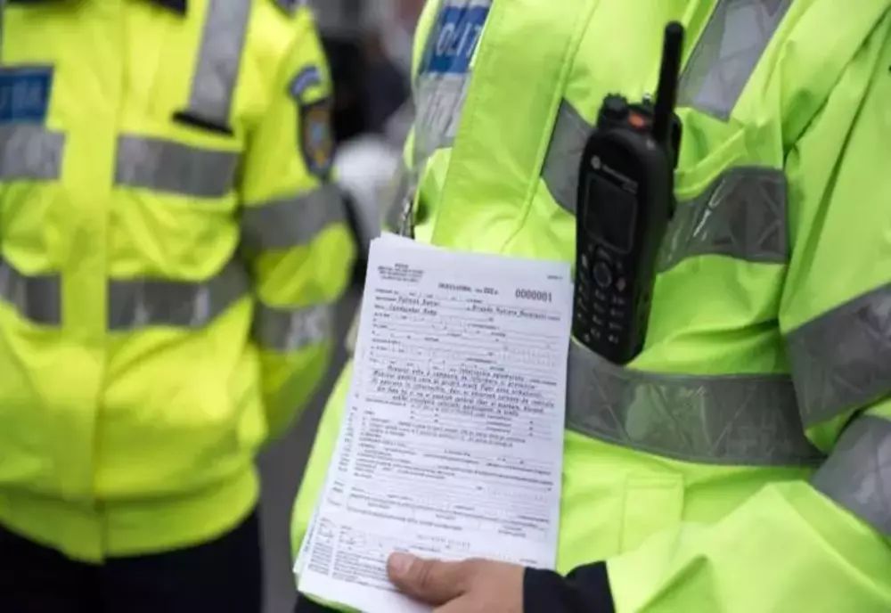 Accident cu scandal în Cluj! Doi şoferi au fost amendaţi pnetru injurii şi pentru că nu au purtat măşti de protecţie