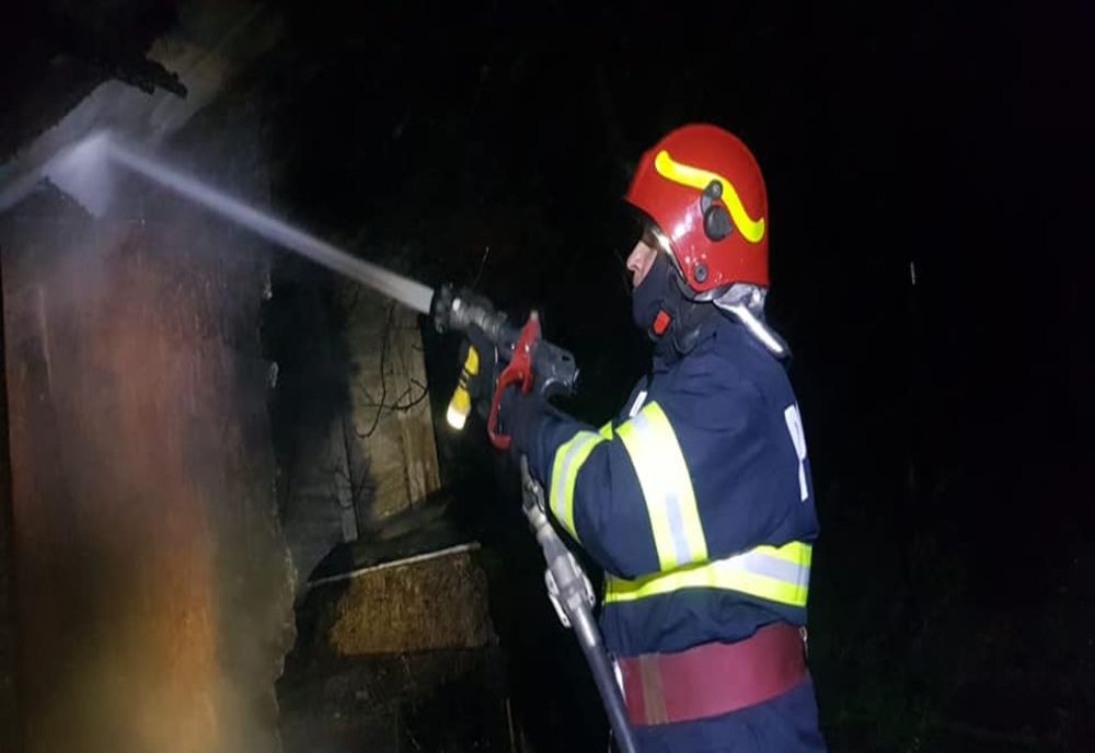 Incendiu în Câmpia Turzii! Un bărbat a murit