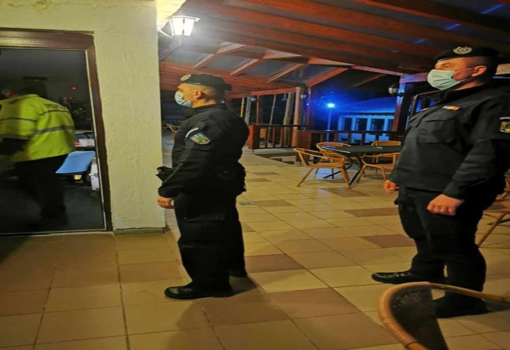 14 tineri amendaţi după petrecerea de la Sântioana! Organizatorul, un tânăr de 19 ani, a fost amendat cu 3000 de lei