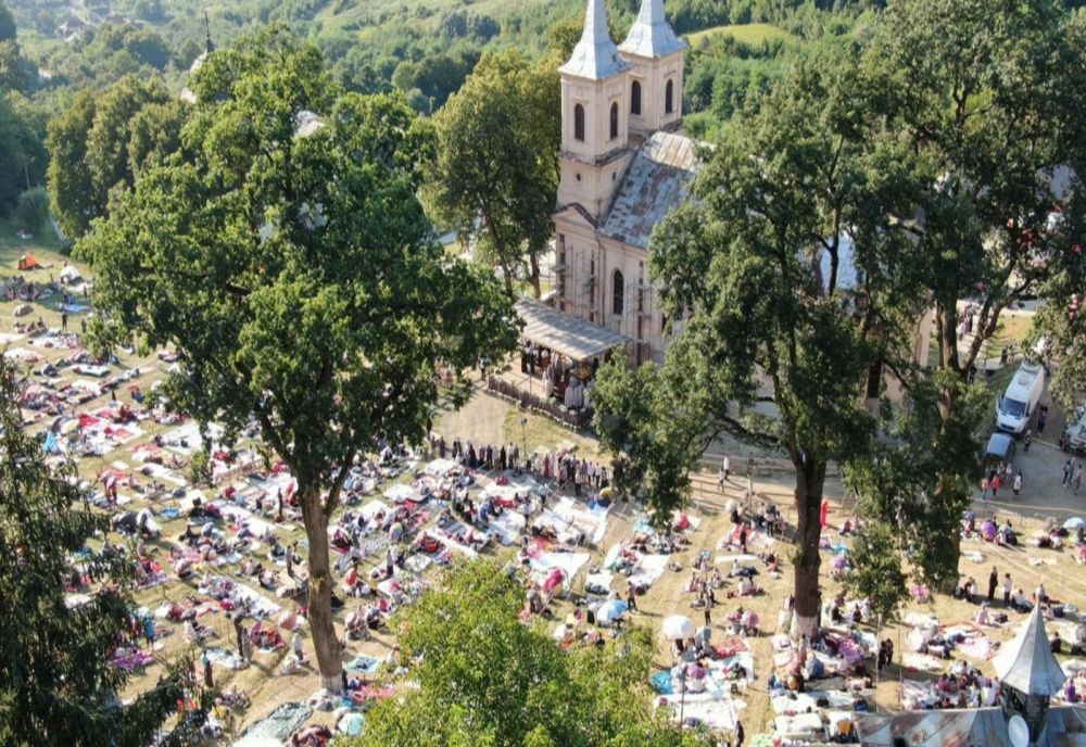 Începe pelerinajul de la Mănăstirea Nicula | Program complet