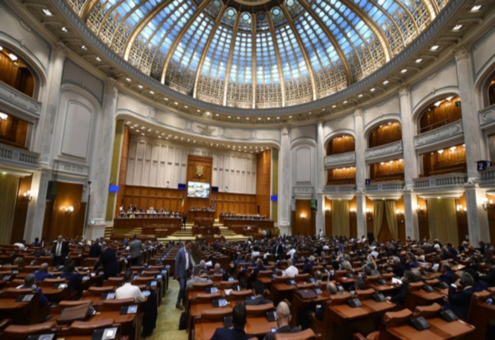 Senatorii, chemați de urgență din vacanță, pentru o sesiune extraordinară