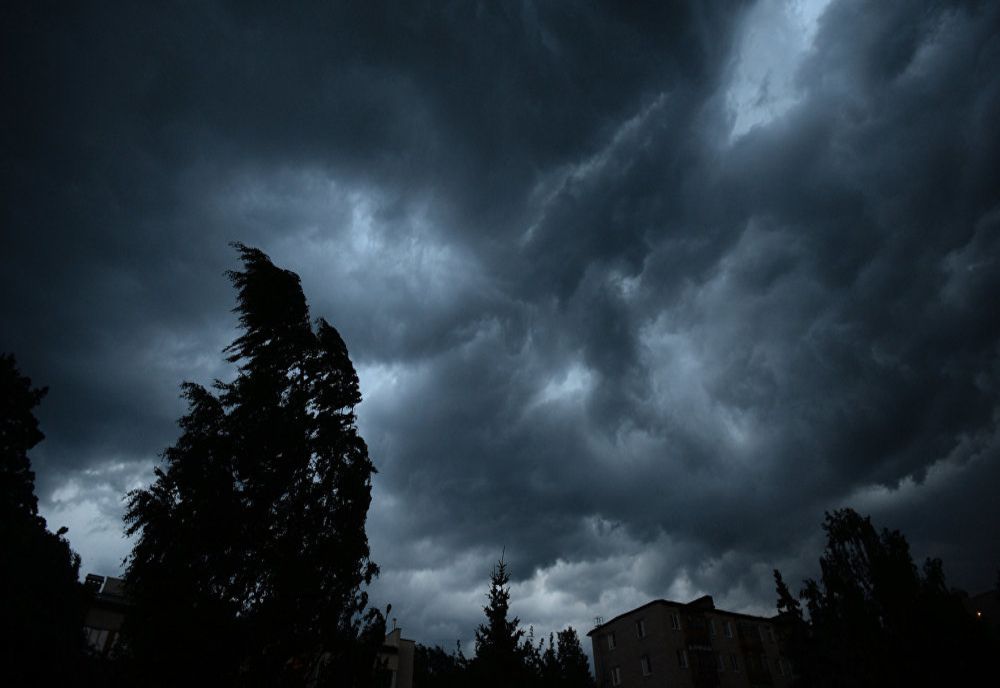 Avertizare meteo - Ploi, furtuni și vânt puternic în aproape toată țara