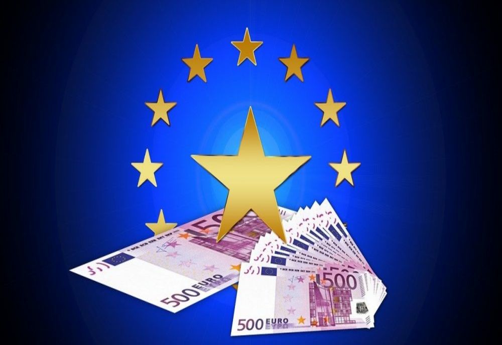 19 noi contracte de finanțare pentru dotarea unor școli și spitale
