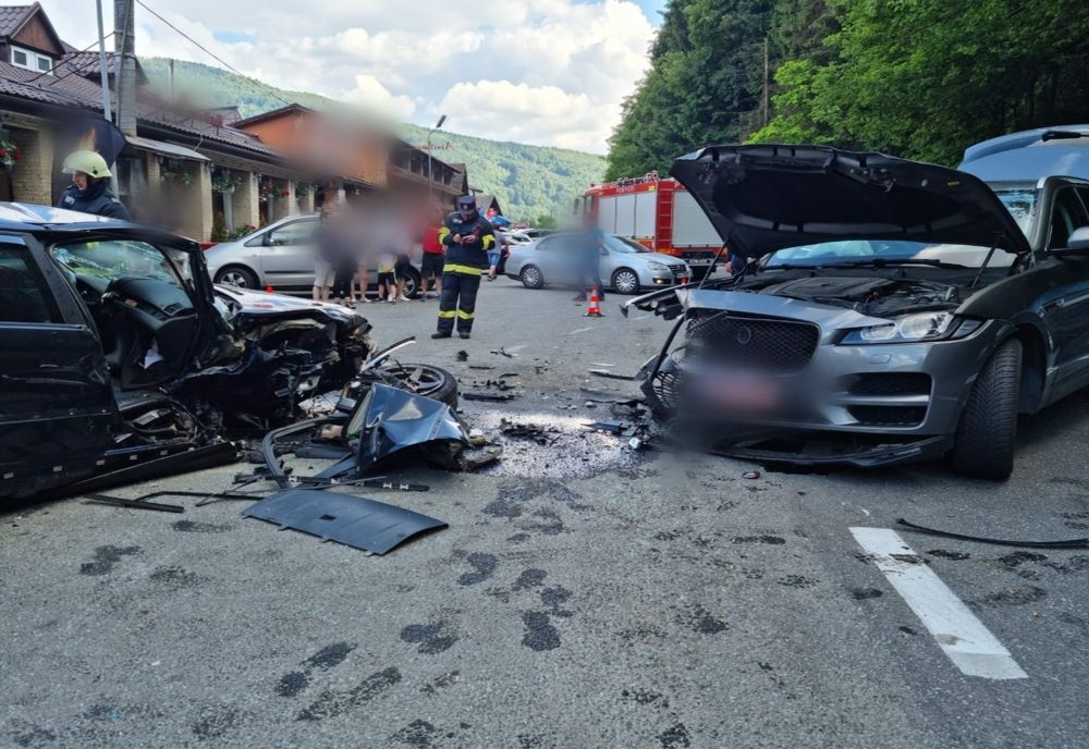 Accident cu 4 maşini în Negreni! A fost implicat şi un şofer din Mexic (FOTO)