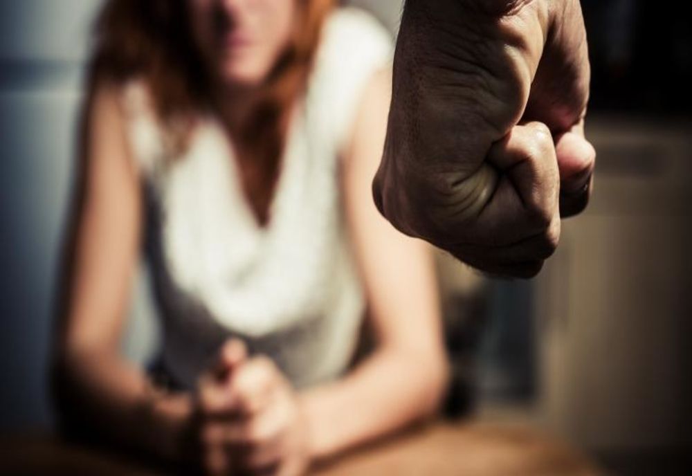 Bărbat din Cluj internat la Psihiatrie la Sighetu Marmaţiei după ce şi-a ameninţat concubina şi pe fiul ei