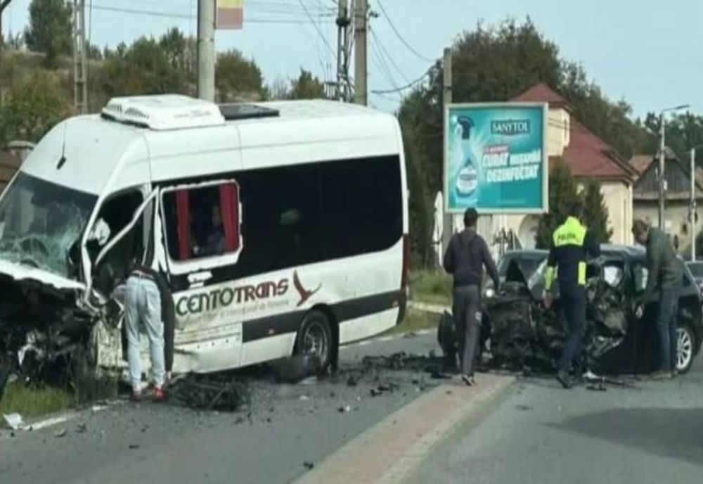 Accident teribil în județul Cluj. 16 oameni au ajuns la spital, numeroase ambulanțe și elicopter SMURD trimise la intervenție - VIDEO