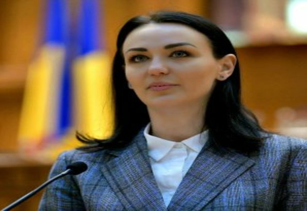  Deputatul Christine Thellmann: Peste două miliarde de lei vor ajunge la profesori pentru prime de carieră didactică și prime de carieră profesională