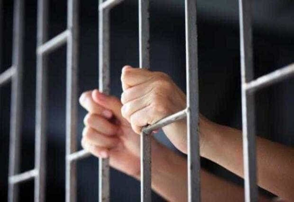 Percheziții la Cluj. Un bărbat acuzat că a violat o femeie de 70 de ani și a mai atacat două tinere