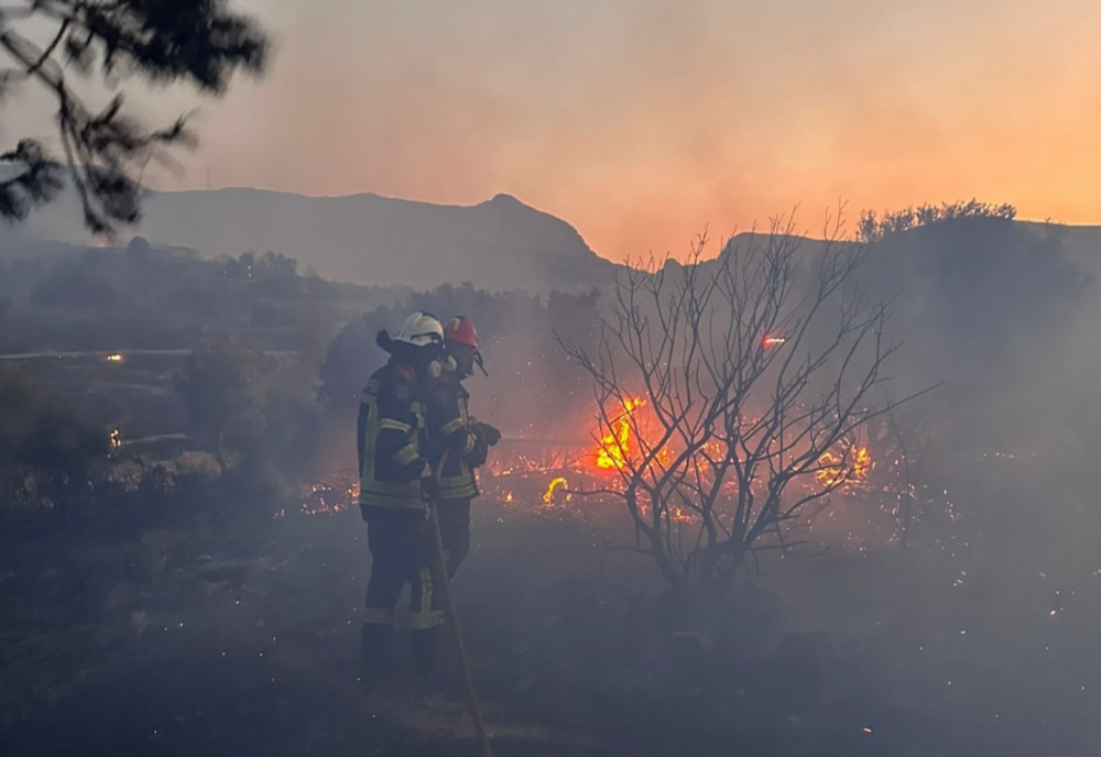 POMPIERI ROMÂNI, ÎN GRECIA PENTRU STINGEREA UNUI INCENDIU DE VEGETAȚIE 