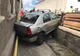 FOTO | Accident în Dej! A intrat cu maşina într-o casă după impactul cu un TIR