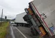 FOTO | Grav accident între Cluj şi Oradea! O maşină şi un autotren s-au răsturnat