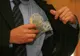 Tânăr din Cluj cu dosar penal după ce a furat 28.000 de lei de la un bătrîn din Alba Iulia