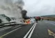 Incendiu violent pe Varianta de Ocolire Cluj Est! O autoutilitară încărcată cu mobilă a fost distrusă de flăcări