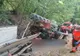 Un bărbat a murit după ce s-a răsturnat cu tractorul într-o pădure din judeţul Cluj (FOTO)