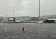 Panică în parcarea unui centru comercial din Cluj: 32 persoane au rămas blocate în maşini din cauza inundaţiei (VIDEO)