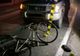 FOTO | Accident: un biciclist a intrat pe contrasens şi a lovit o maşină care circula regulamentar