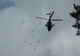Trei elicoptere militare au lansat flori deasupra Spitalului Județean Suceava VIDEO 