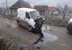 FOTO | Un bărbat a ajuns la spital în urma unui accident! A intrat cu duba într-un gard