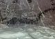 Doi copii şi părinţii lor au fost răniţi după ce s-au răsturnat cu maşina într-o râpă (FOTO)